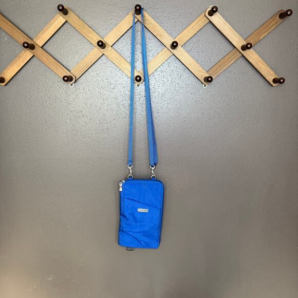 Baggallini Take Two RFID Bryant Crossbody Blue - Picture 1 of 6